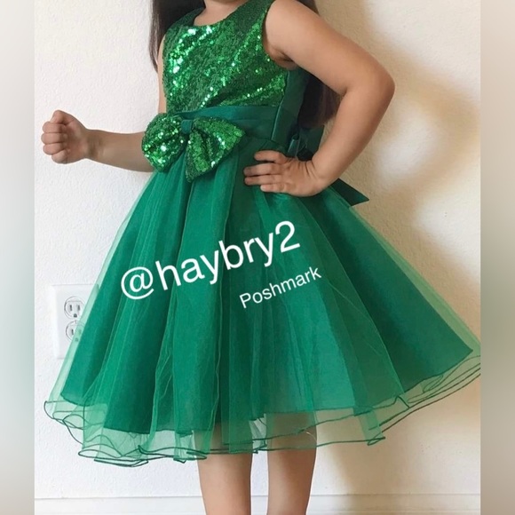 Dress for a 3-year-old, elegant and comfortable. Green color. - Picture 9 of 17